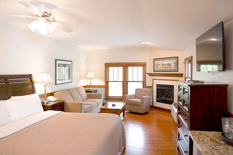 door-county-hotel-liberty-lodge-room2